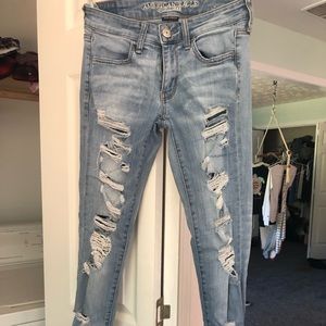 American Eagle size 2 ripped jeans
